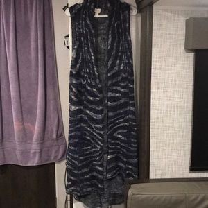 Long sleeveless cardigan